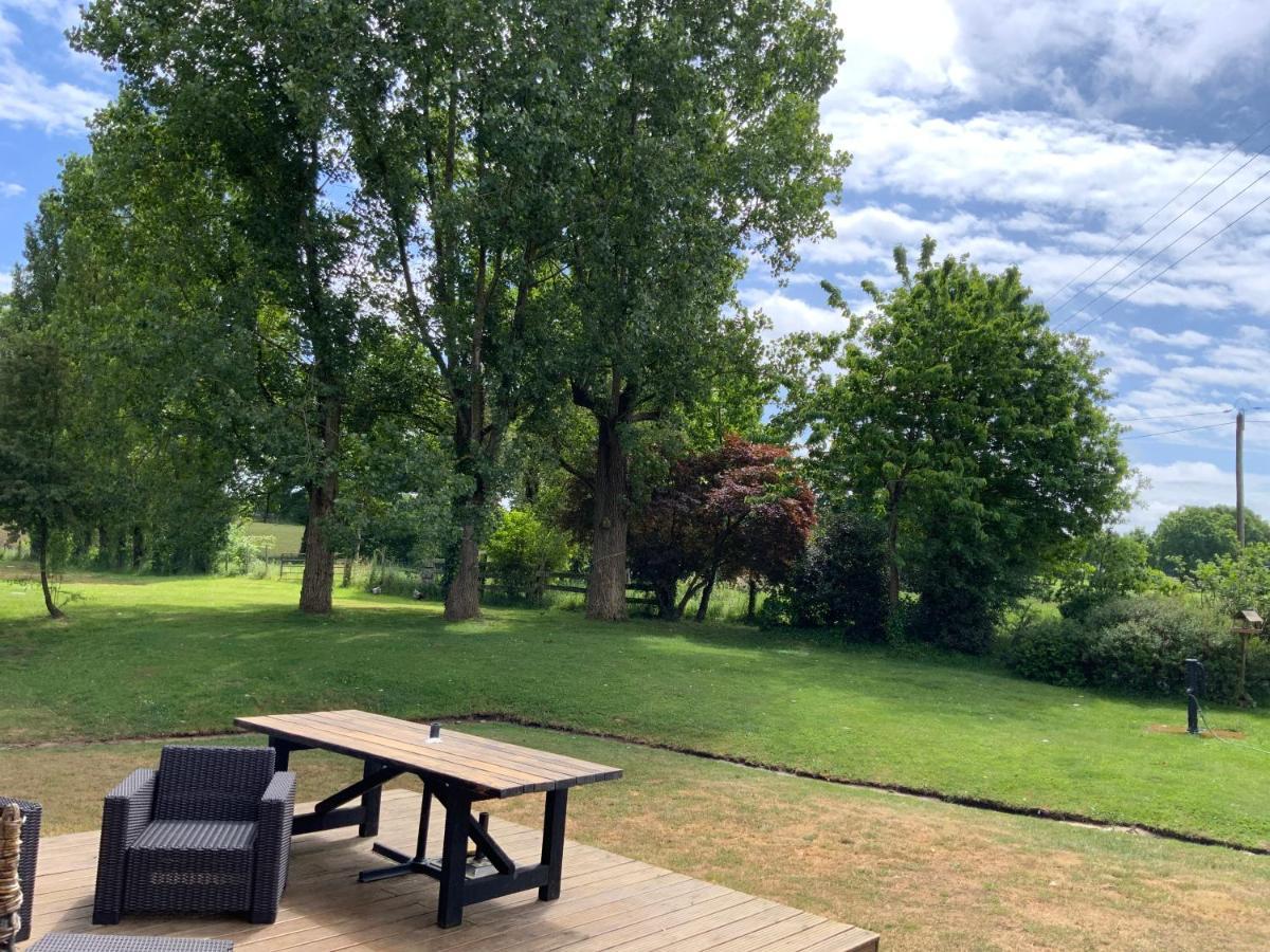 Welcoming And Peaceful Bed And Breakfast Fougerolles-du-Plessis Buitenkant foto