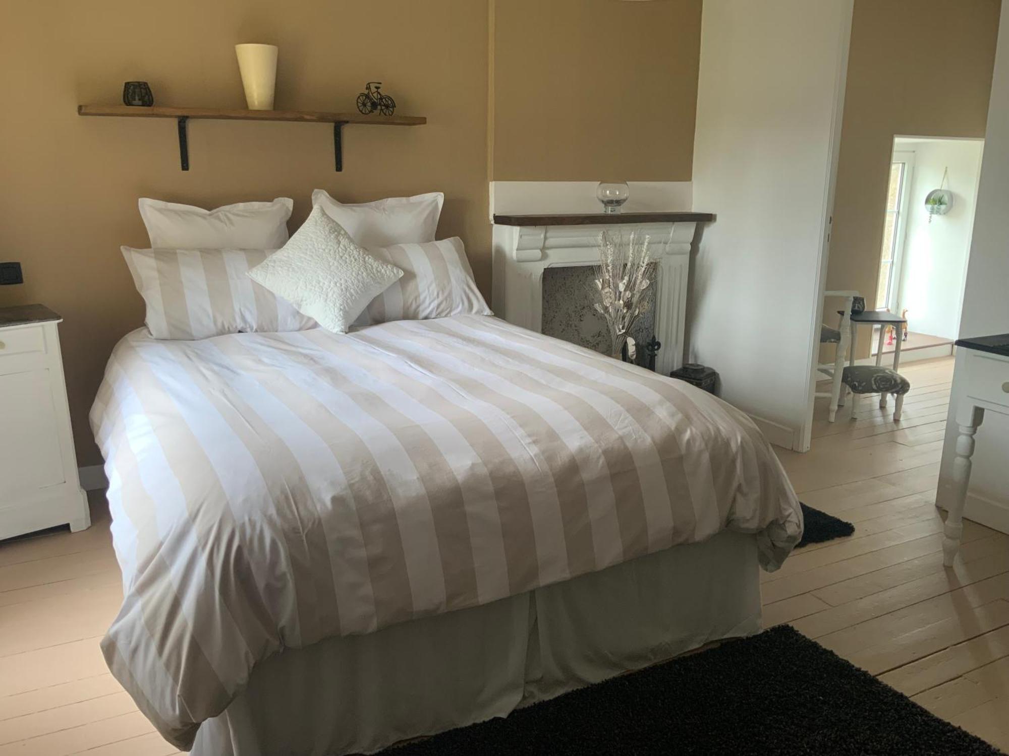 Welcoming And Peaceful Bed And Breakfast Fougerolles-du-Plessis Buitenkant foto