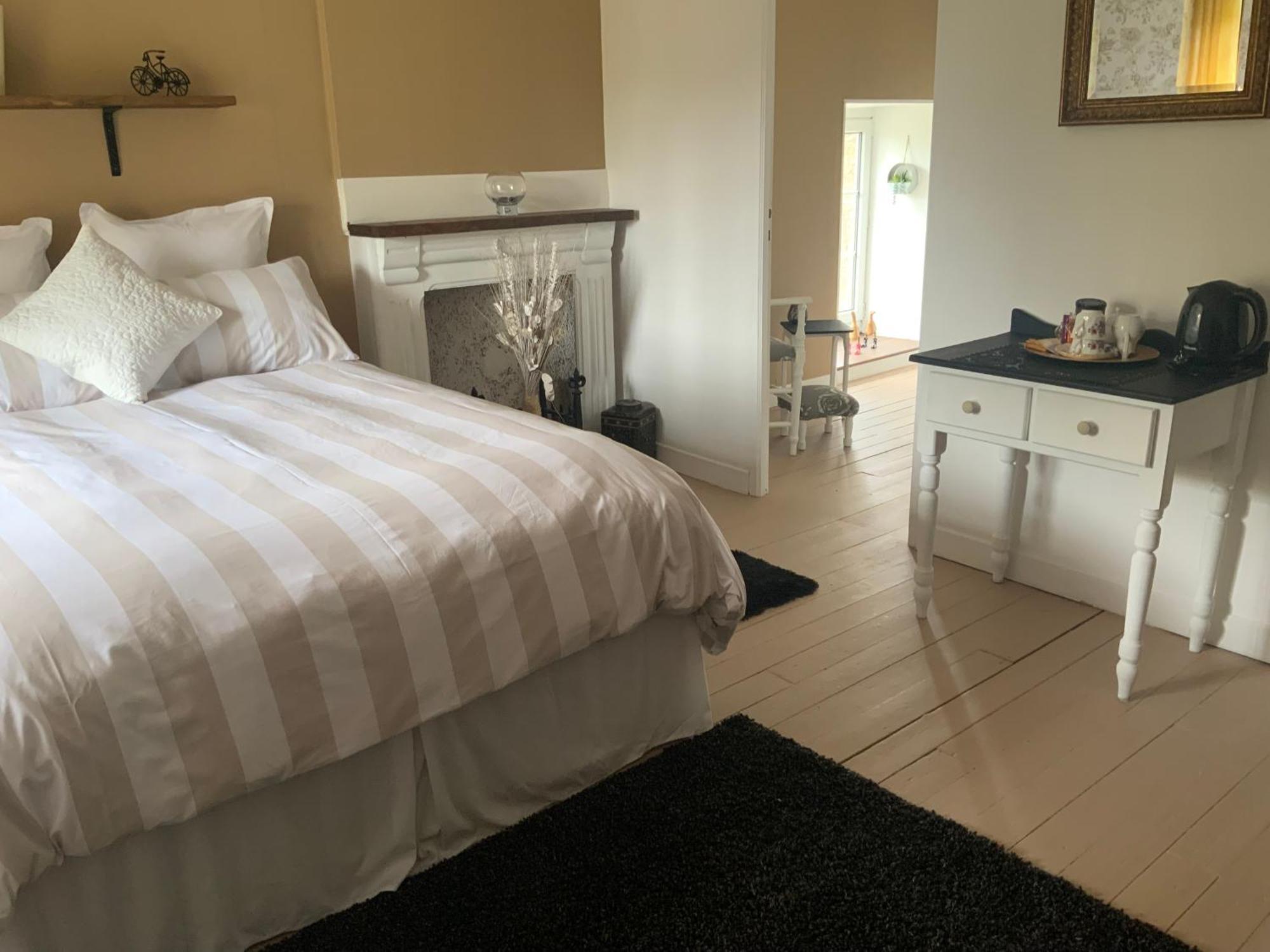 Welcoming And Peaceful Bed And Breakfast Fougerolles-du-Plessis Buitenkant foto